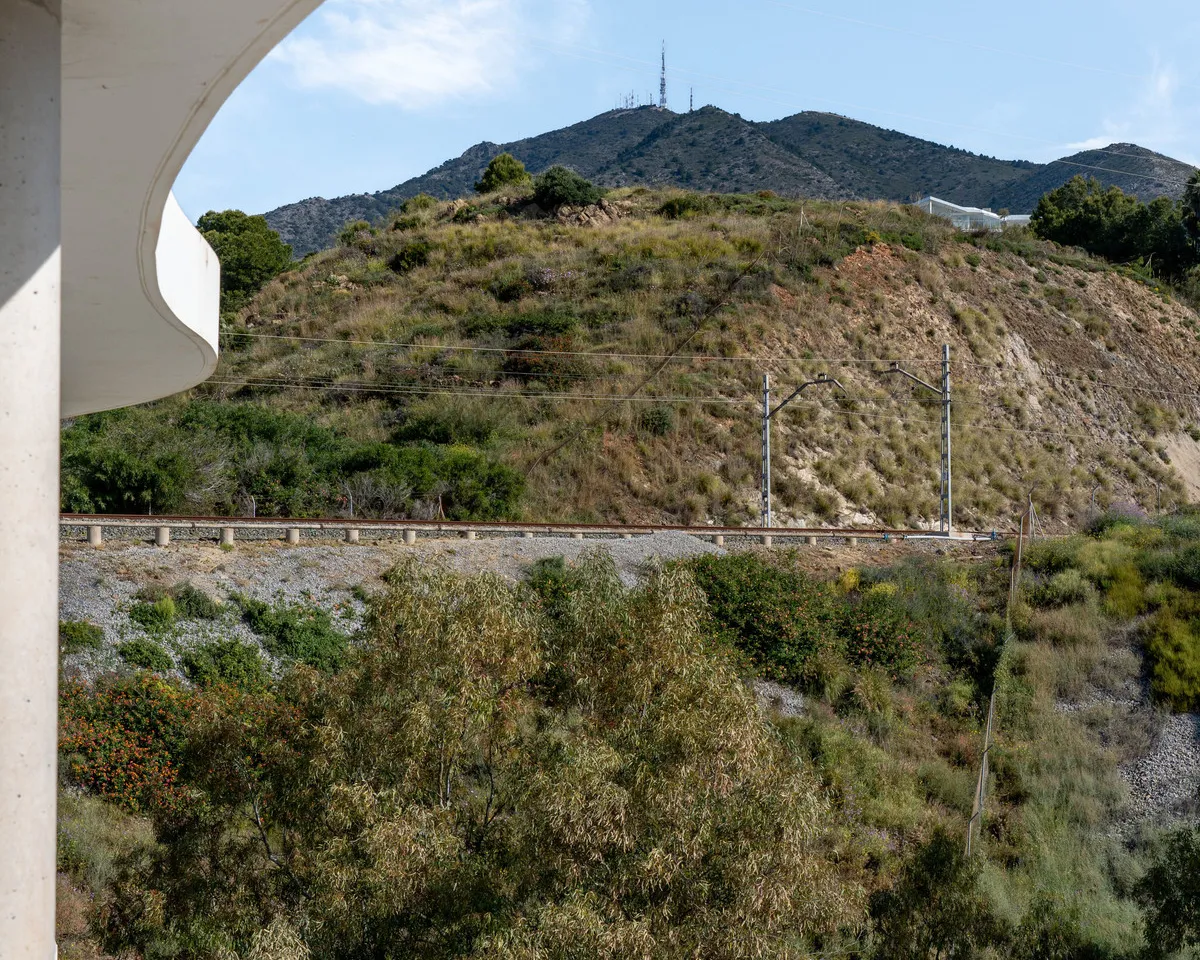 1b9d0706-d1dc-4c29-b99b-76e96169753c