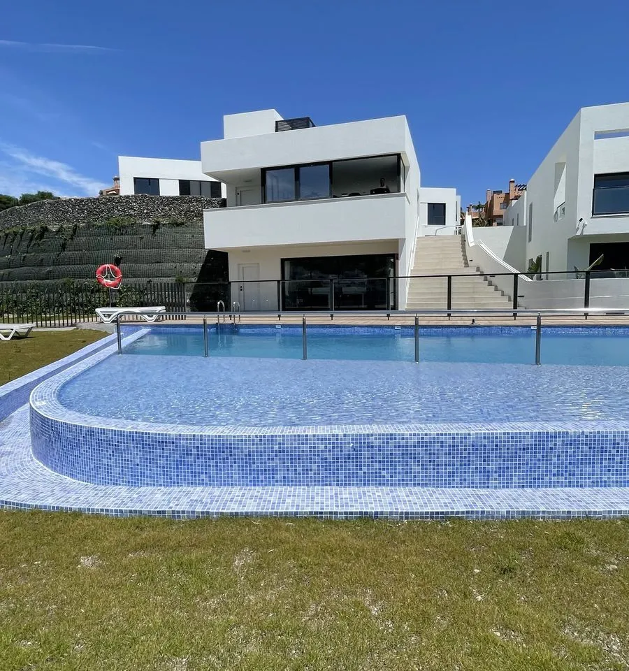 9bc857db-ee9e-45aa-9dfe-d69a8bf6520e