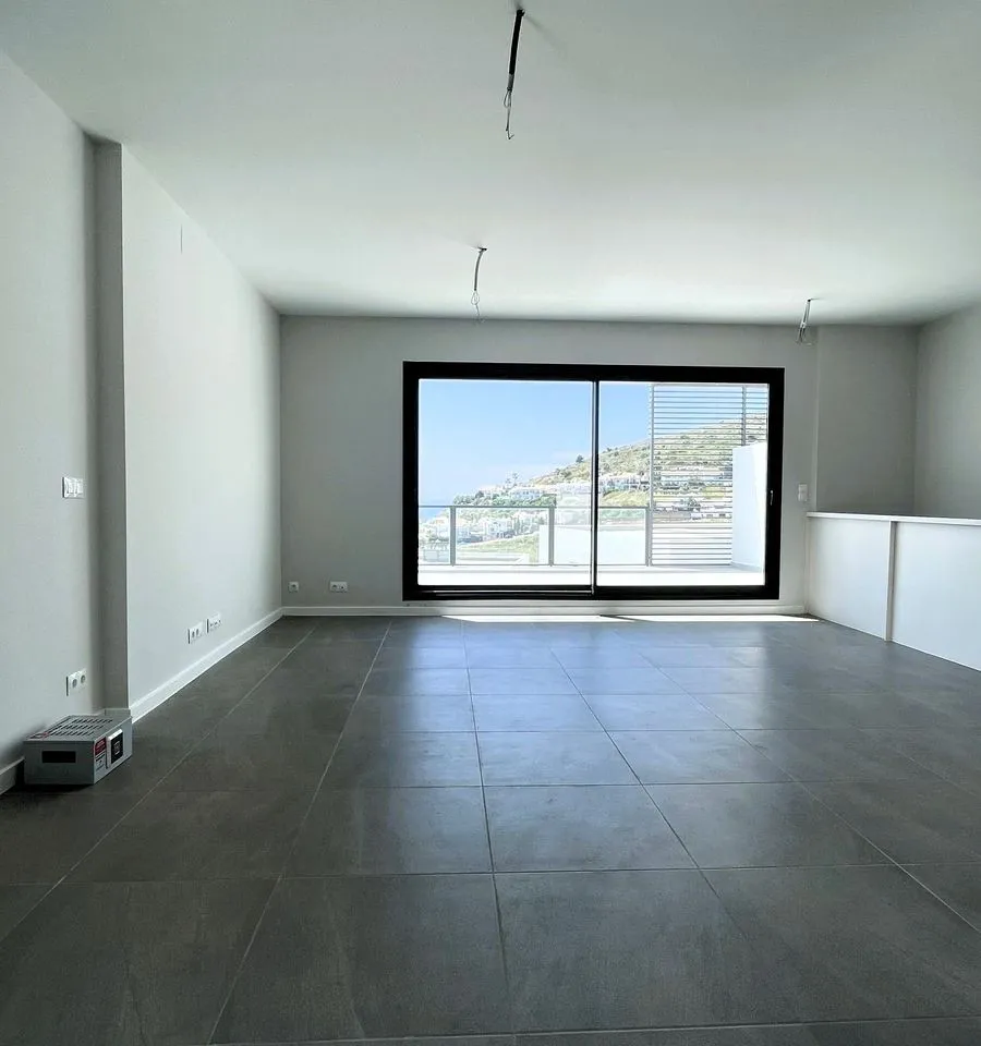 e954db21-d0b7-4d52-b6d0-dbb33d2bfb9b