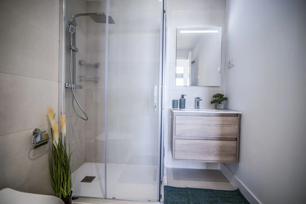 329276cf-d11b-454f-83e2-47f405c9d1bb