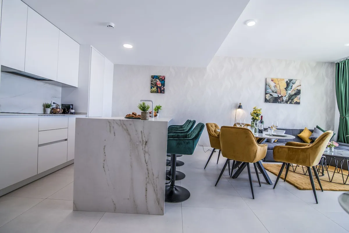 72f85d36-061c-4c48-95e9-88093e8f40a0