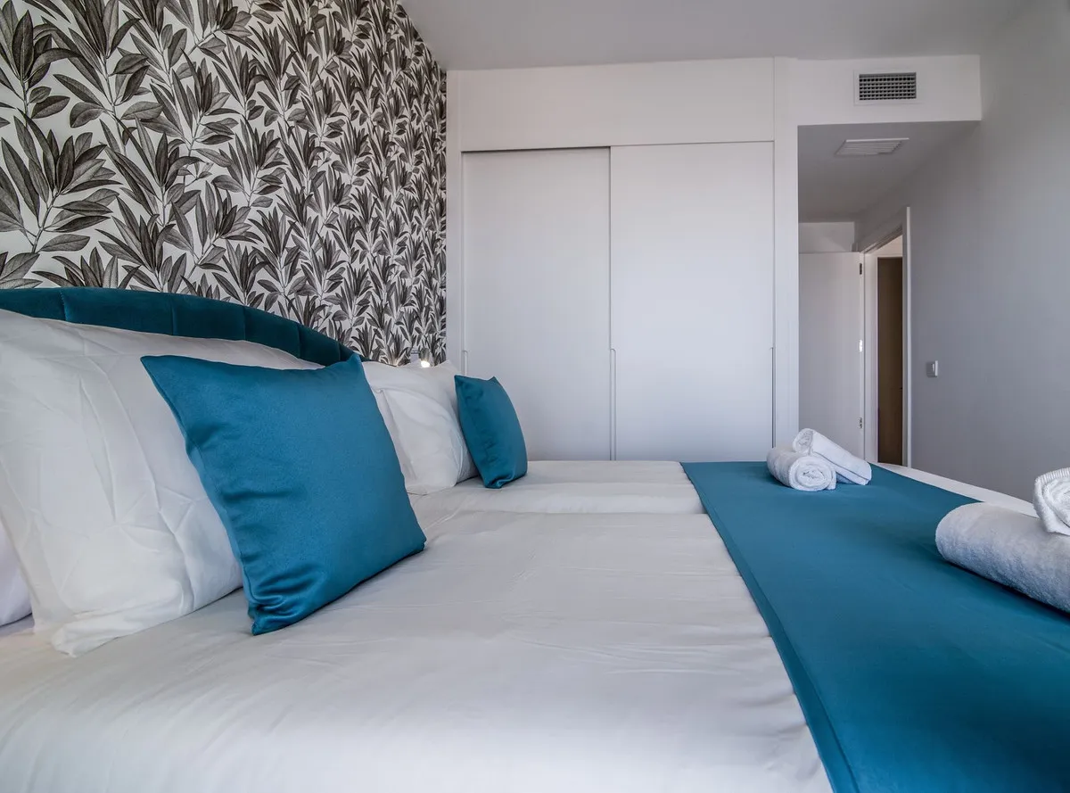 9f5c99dd-f8e3-4b67-9fad-3157236dbbc7