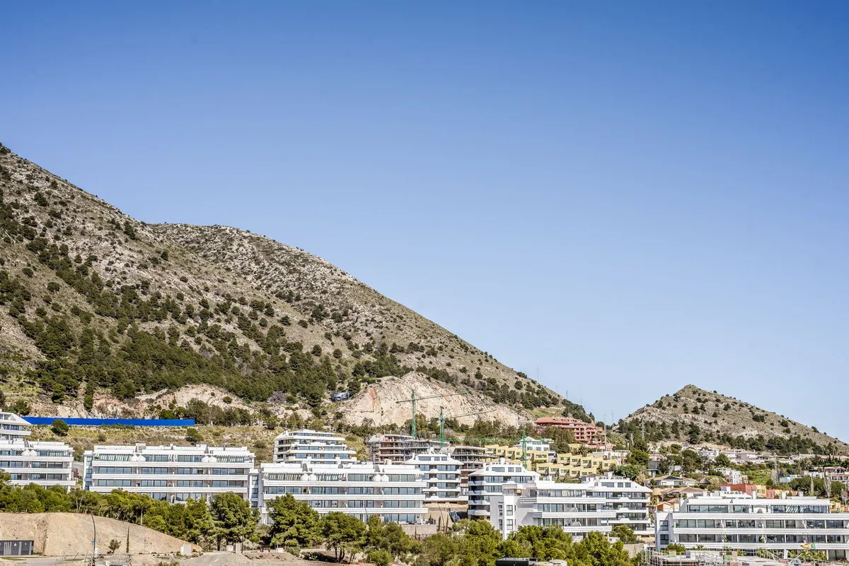 ae09fdf7-e2f4-4898-9633-b7bd54844308