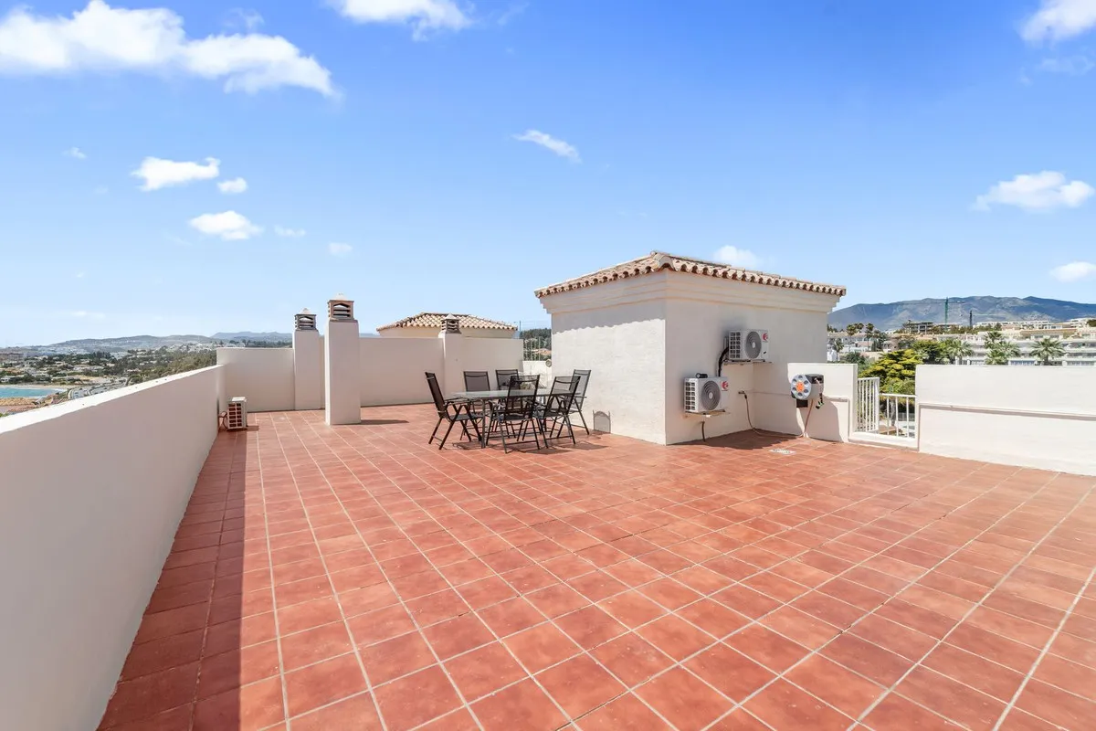 252e3f70-8bfa-475a-890b-c8bebdf45f78