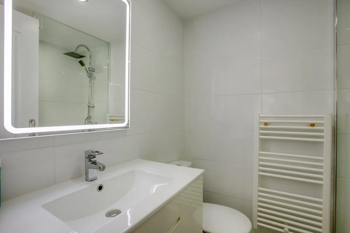 5b8b8769-d552-4572-b7df-3a72f8bbd9c6