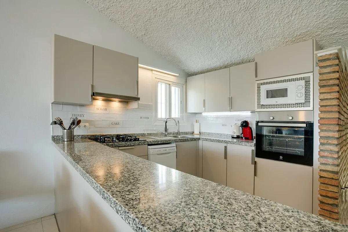 e4969066-7d71-4162-8a2e-8f12bcd15229