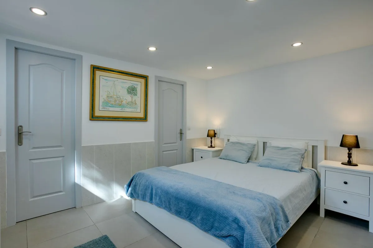 e98e04bd-8d9f-40b0-b1ca-fce3de3b2b76