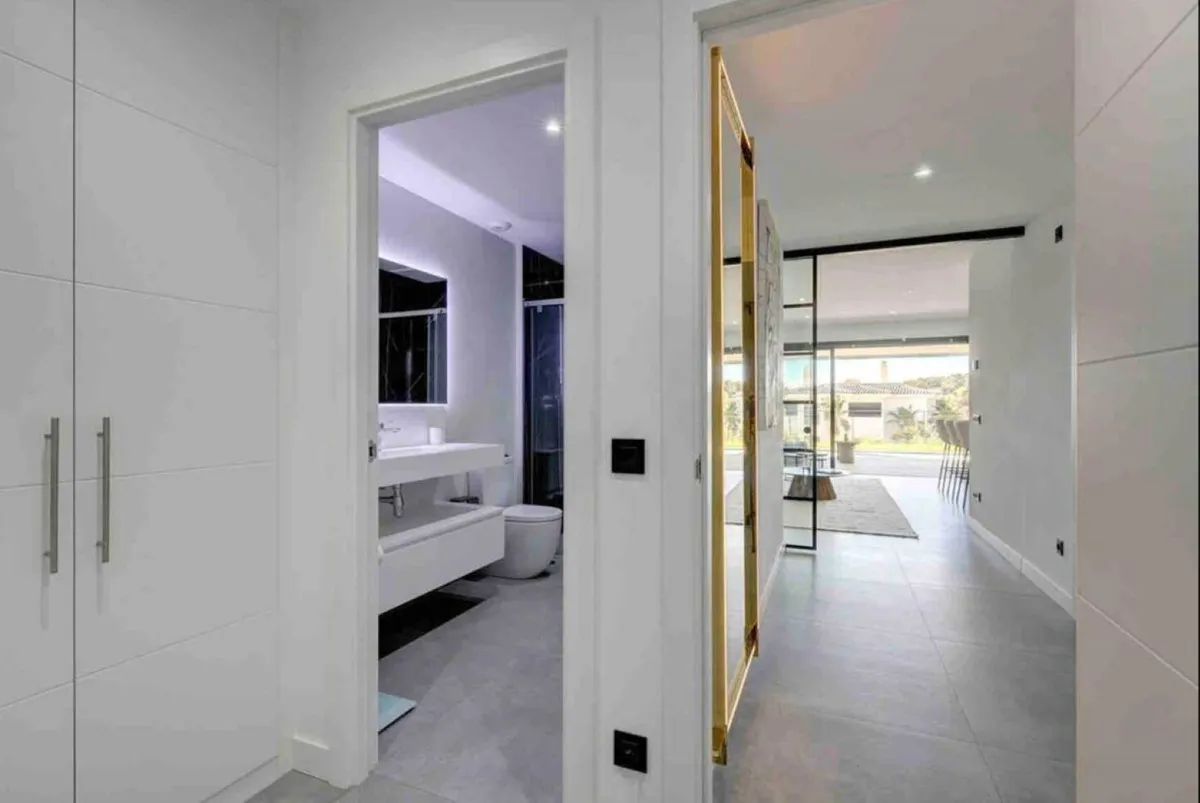 835e8d01-fd9d-484e-b275-172878472fdf