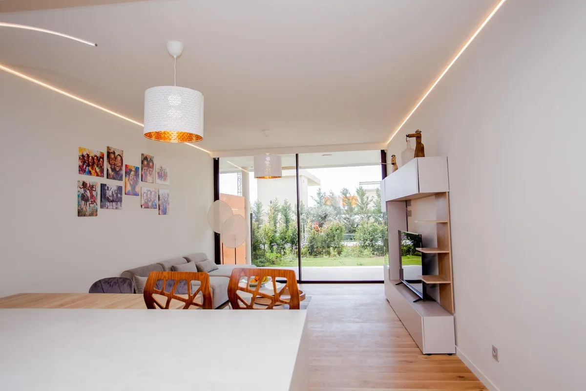 100a3bf6-7dc0-4212-9ad2-00b65e7f46a5