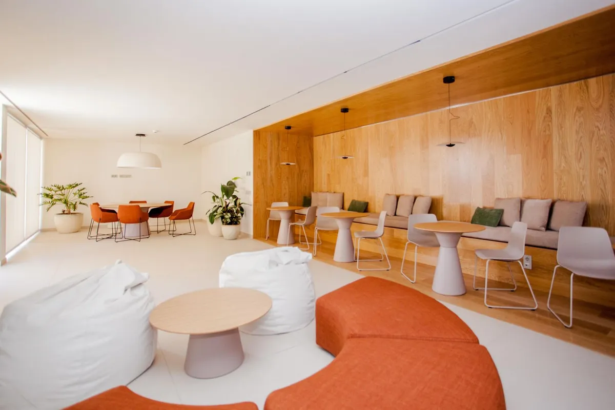 b3403a71-94c3-470c-be78-da3d21ebd948