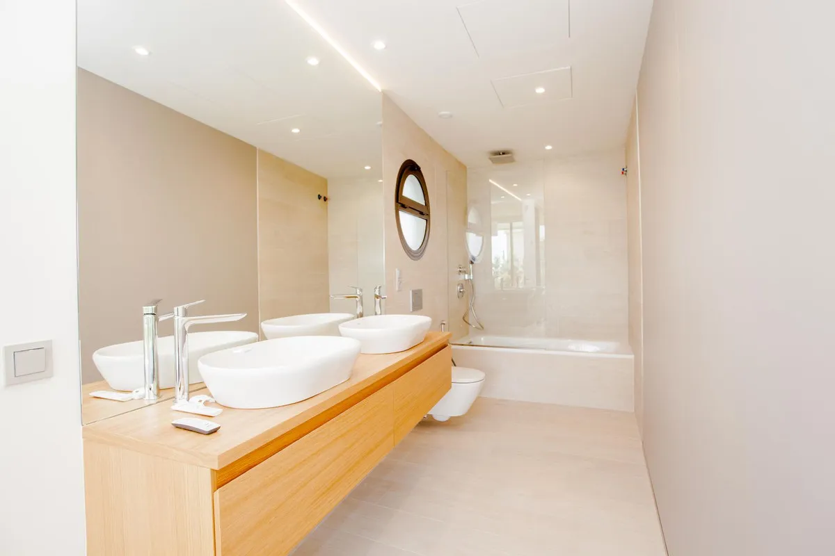 d930922d-5050-4902-af56-55b9056e9e84