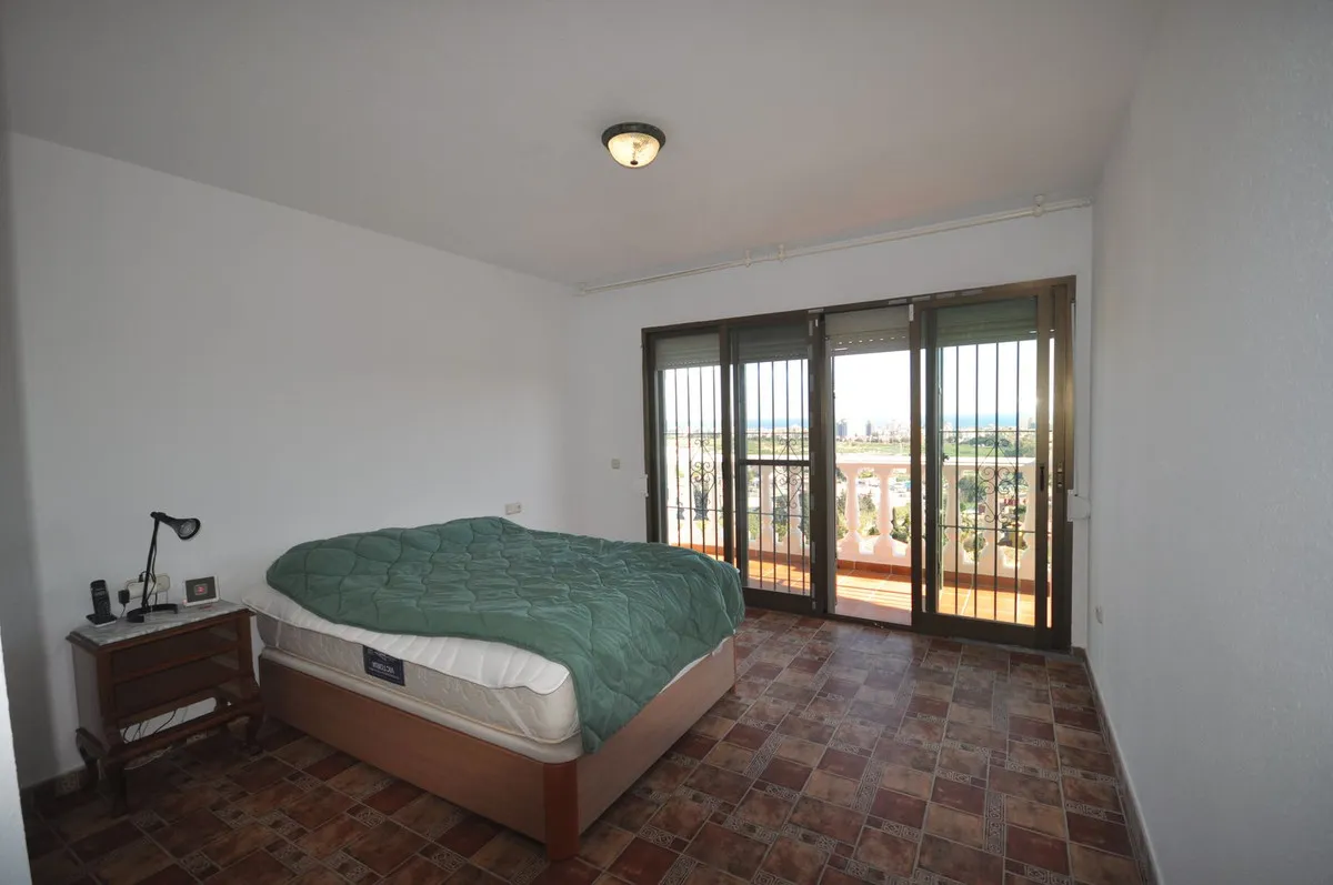 a14dcae6-2b2b-4f6d-8426-84c5bdcb18d1