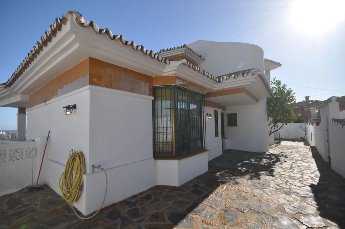 a7327658-bec0-41a7-80e4-f2d5984440c6