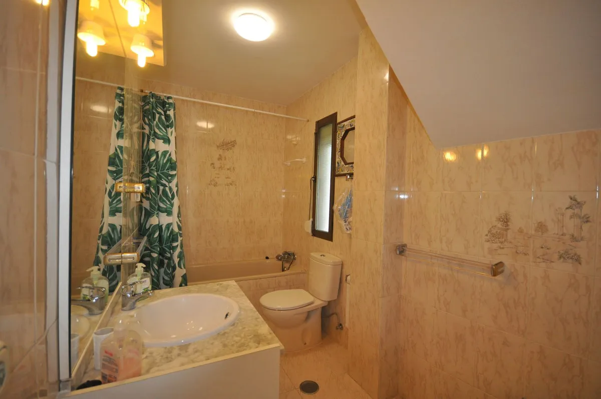 a733395d-91ab-402a-8c12-3a45c88a3b03