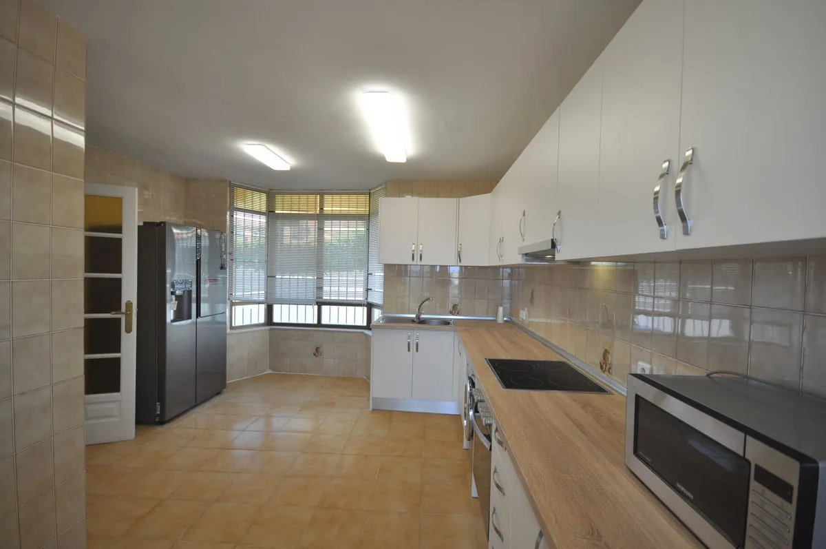 c7c0f8d2-f4e3-4a48-b7fb-a0725d1ff604