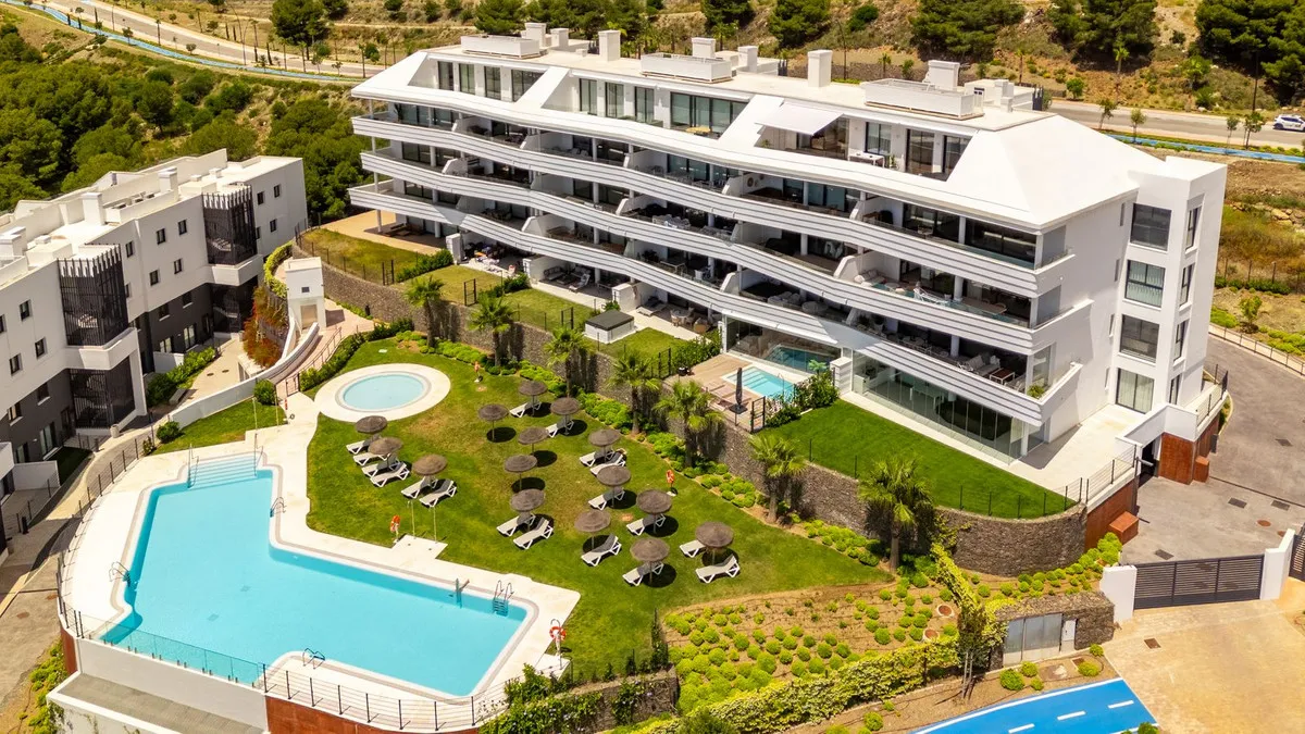 e2730e3c-5012-4f96-bce5-f040d5040c8e