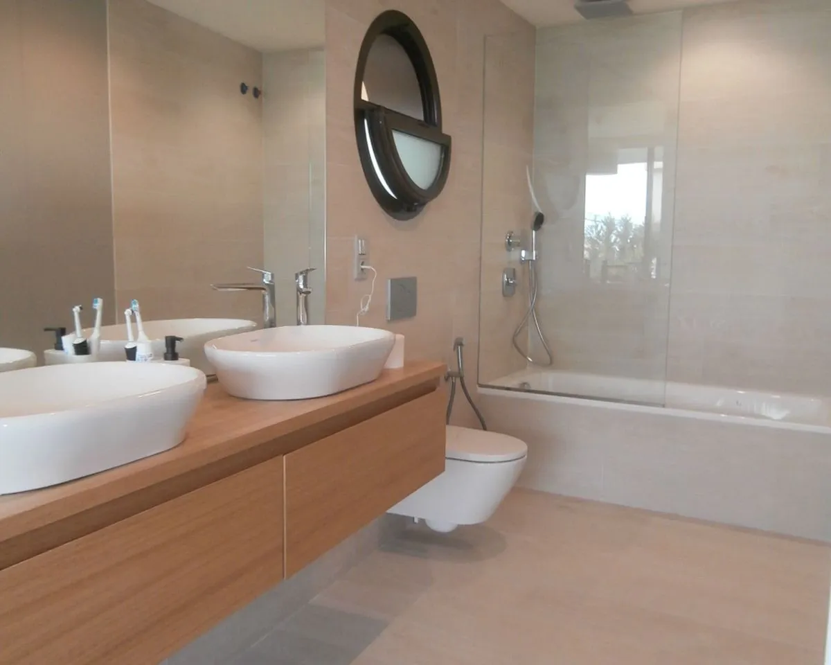 9b541d30-1a42-482f-8fb6-d275bae74533