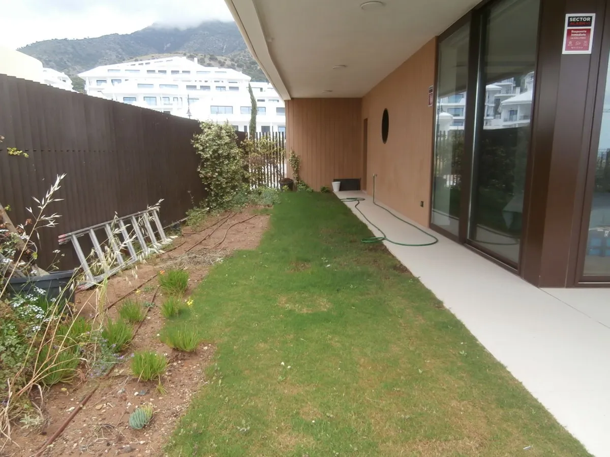 e9a27d3b-0fbb-445a-8b9d-ae3934688331