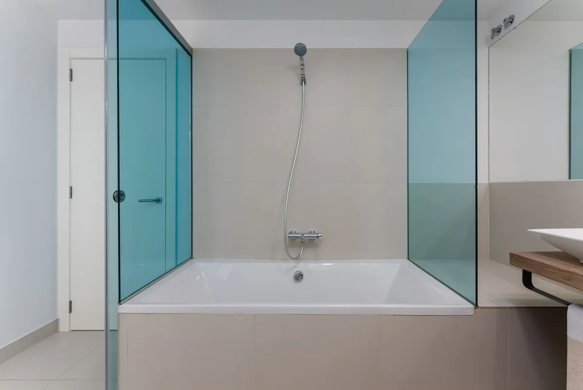 03660785-8142-4f5b-8180-d2a505f93053