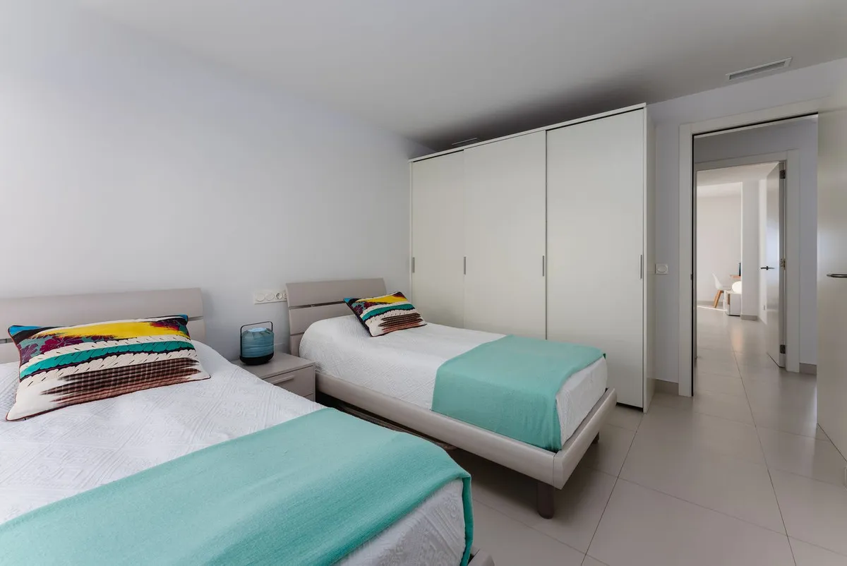 27a231d0-7e41-4eca-ad45-cdcece20810e