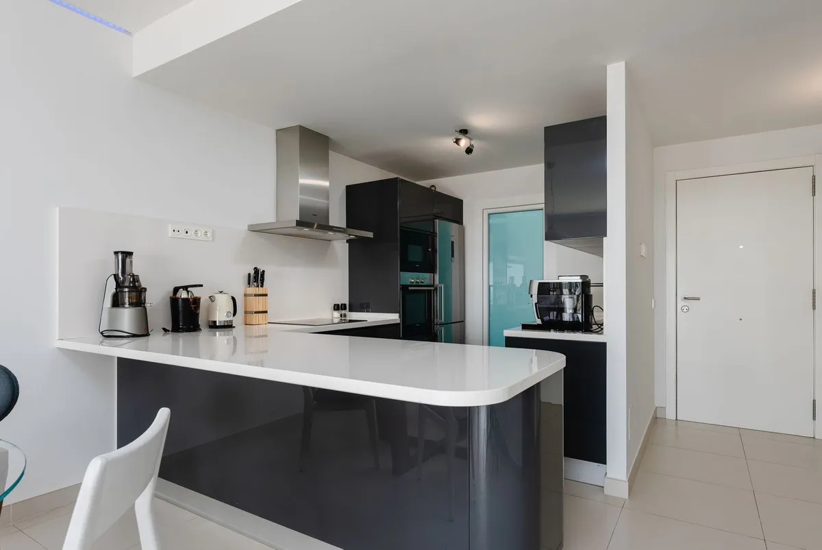 c153b759-9d1c-42d3-989d-1766672852b3