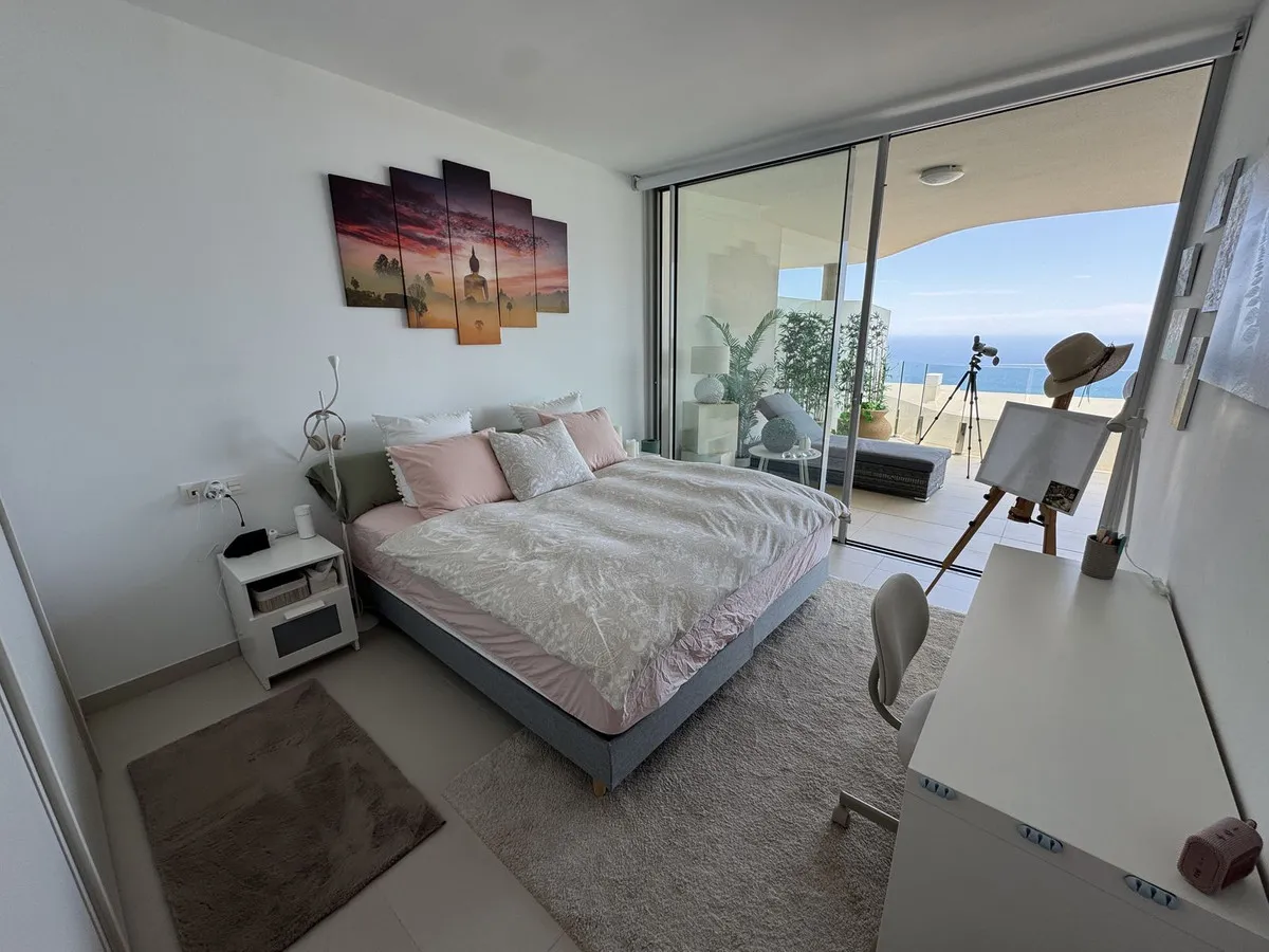 54e18979-24e9-4c7b-b437-8b4125285609