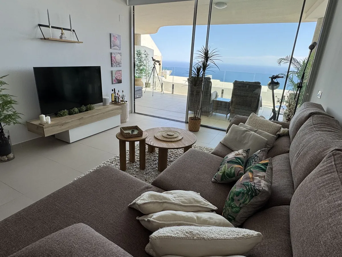 e097a0ed-5d95-4eab-a773-4306b73a003c