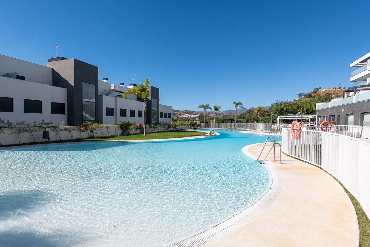 042ba1f0-fa29-46fc-b078-3d0d52edddd1