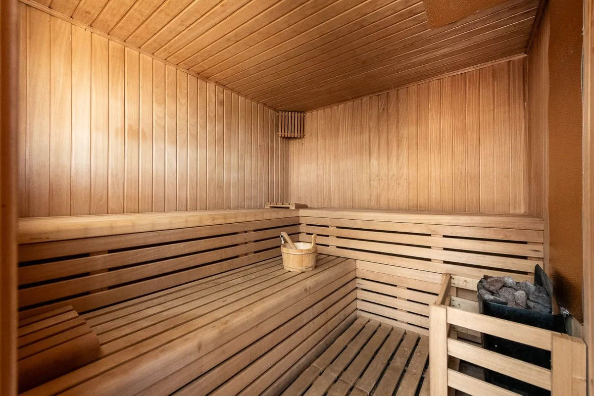 4f8ff0bc-9155-4adf-b5f8-5c7b52b5003a