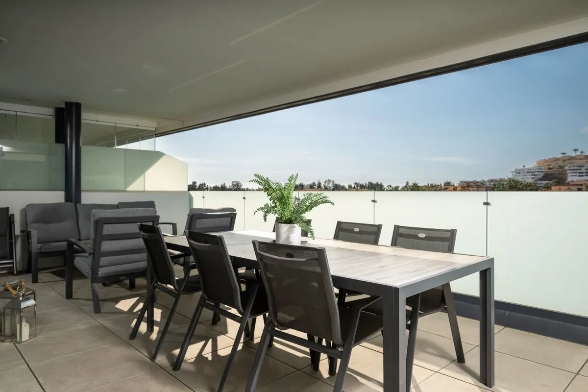 b7464a73-5584-4f1c-b349-8470a9f51435