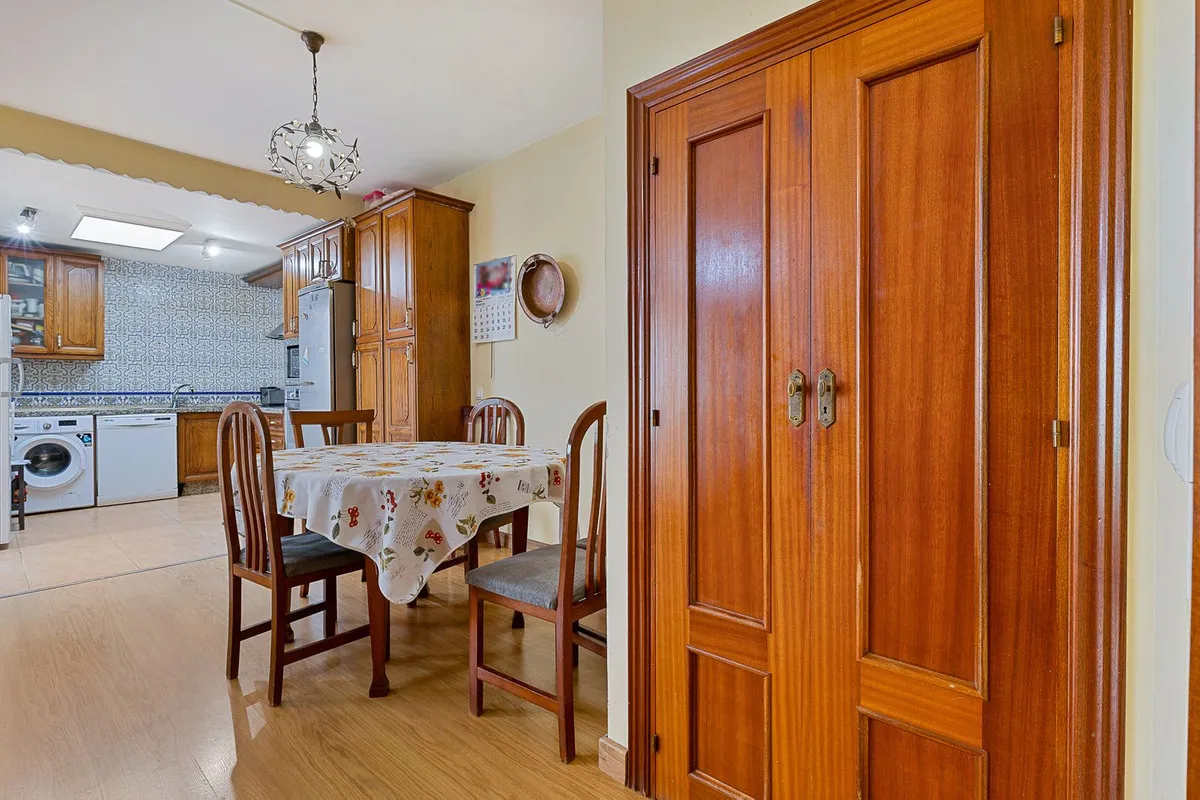 8084d03c-6e69-425d-a5e0-646dffc43a1b