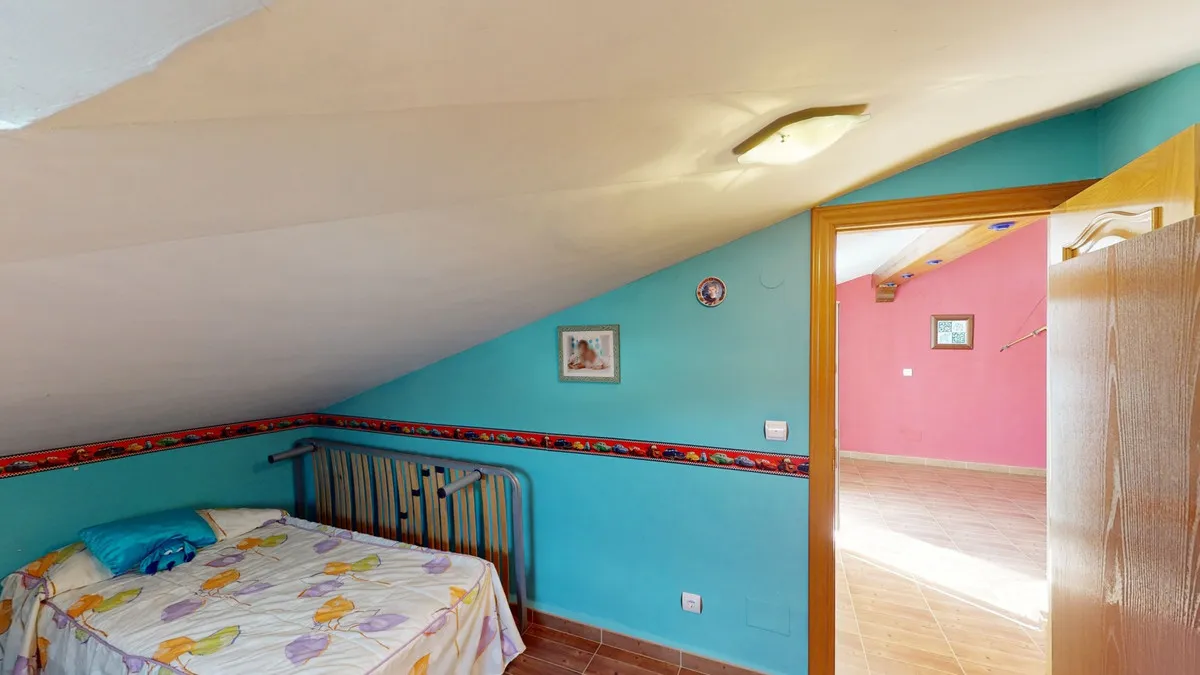 24ca9b76-2581-49f4-aee6-959b31a7c201