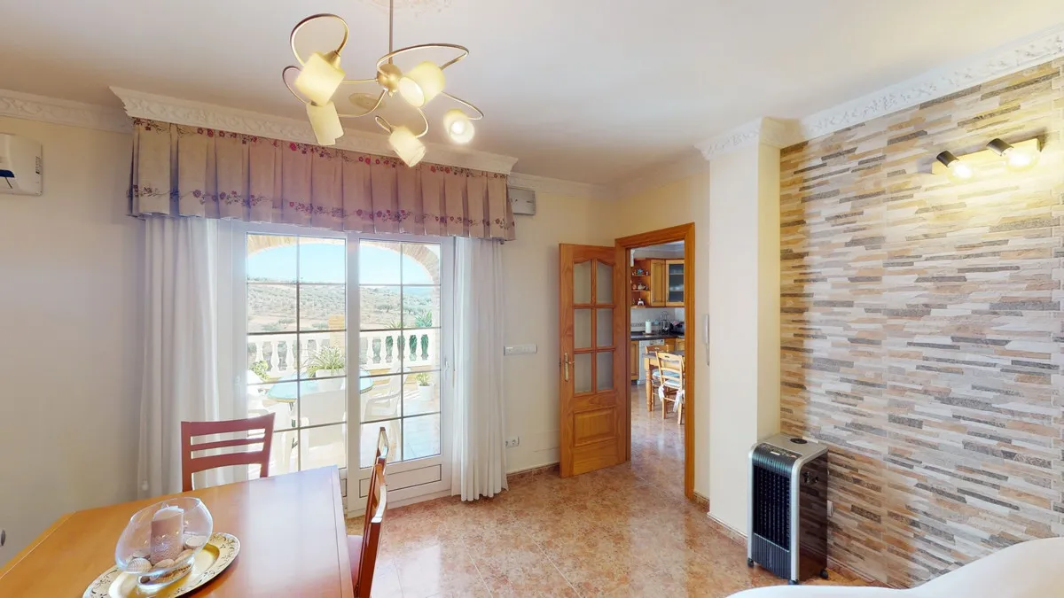 e2db0dd5-a1cd-4030-b6c3-0c316c6435a7