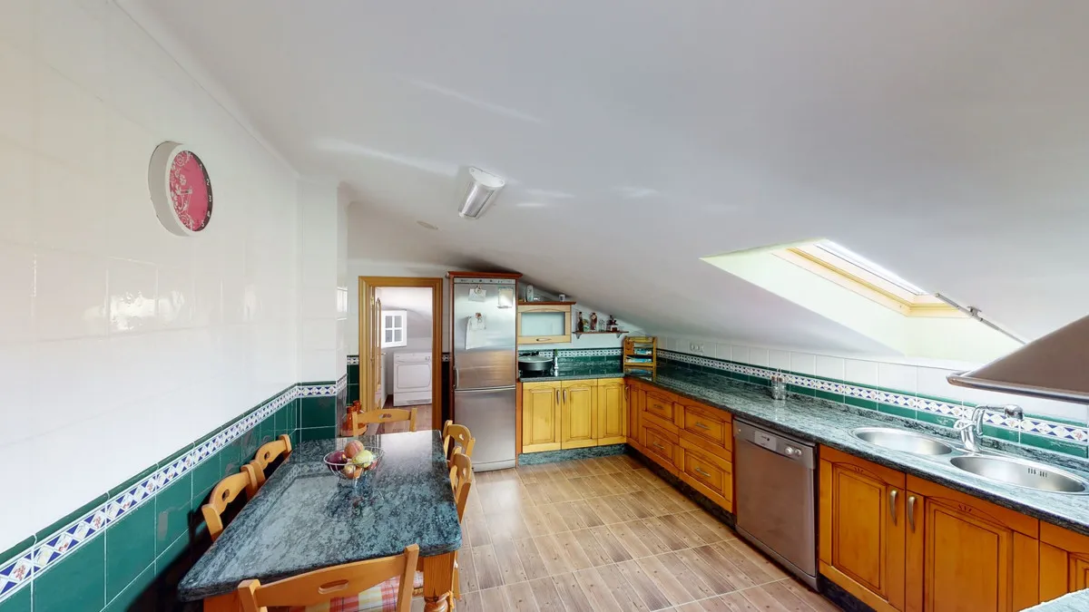 f6a0ffc0-4f82-48a2-bc21-d0d6d9fe8e9a