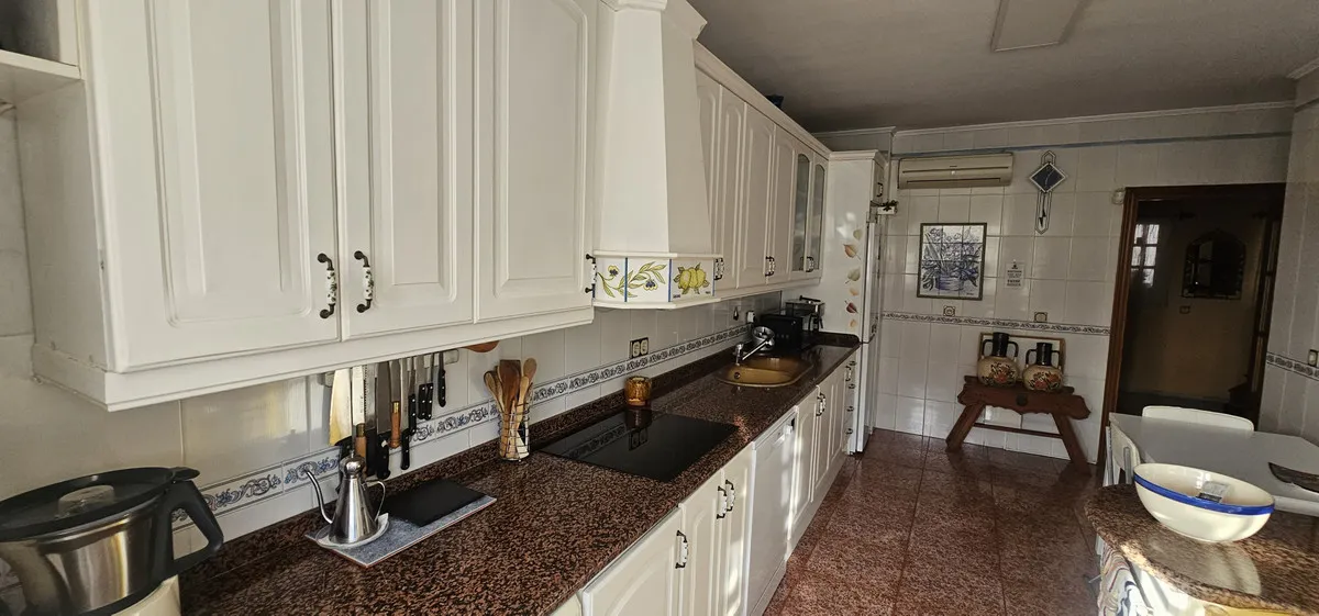 e4e7b493-8937-480b-9e5c-e7d90165c139