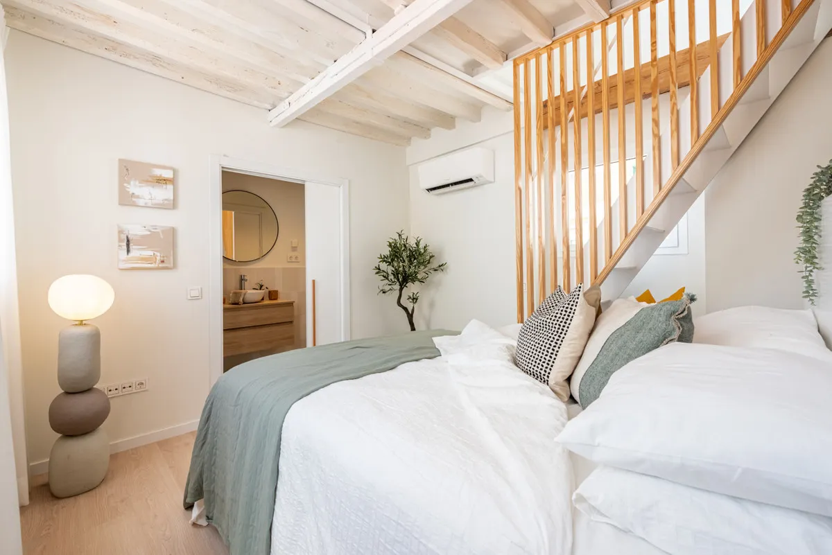 b07f6dff-2f3f-46c2-8aa7-72b68cc3d534