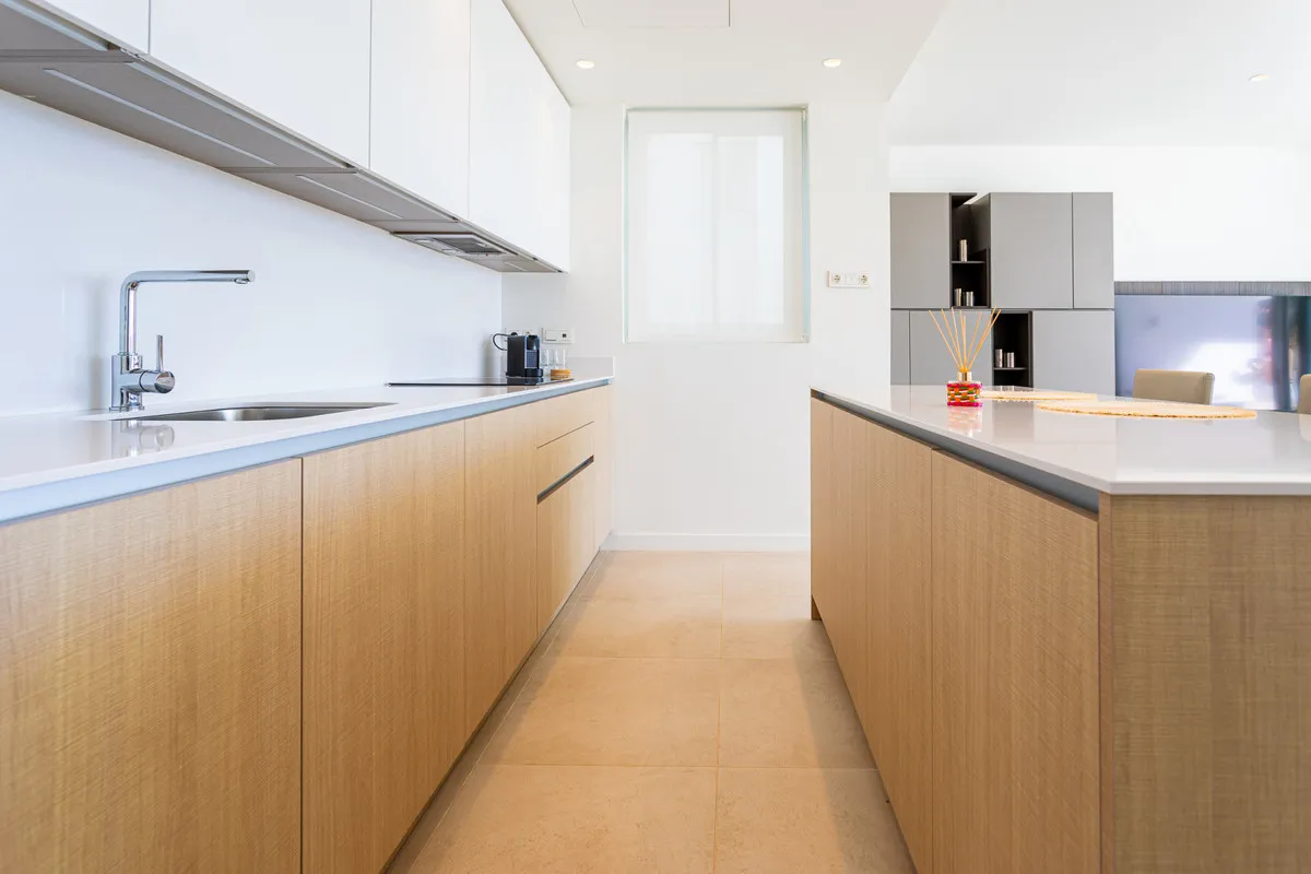 ae0100b9-8d6f-4d63-9bbc-23887d43d59b