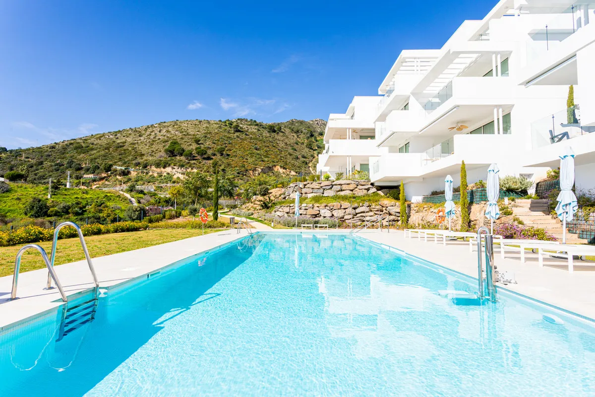 fcca1033-e114-444d-ad39-e99e20ec5b26