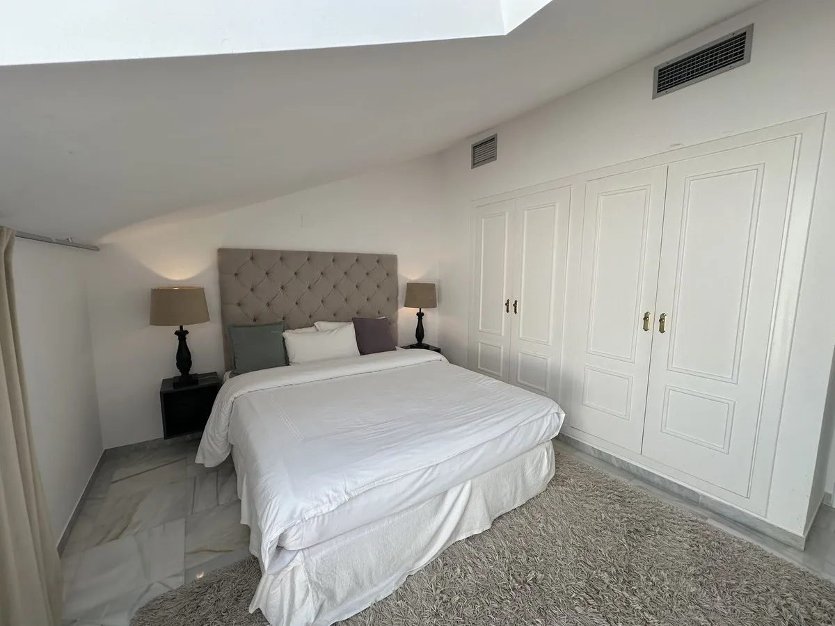 ddf2a353-8a93-40f4-952c-48fbe58914a1