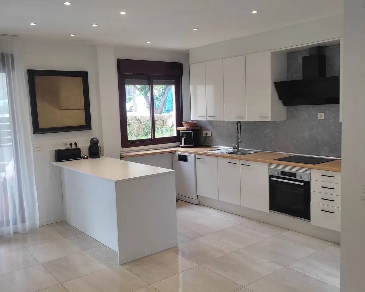 06ac7998-0046-494c-88be-97bd184f86c0