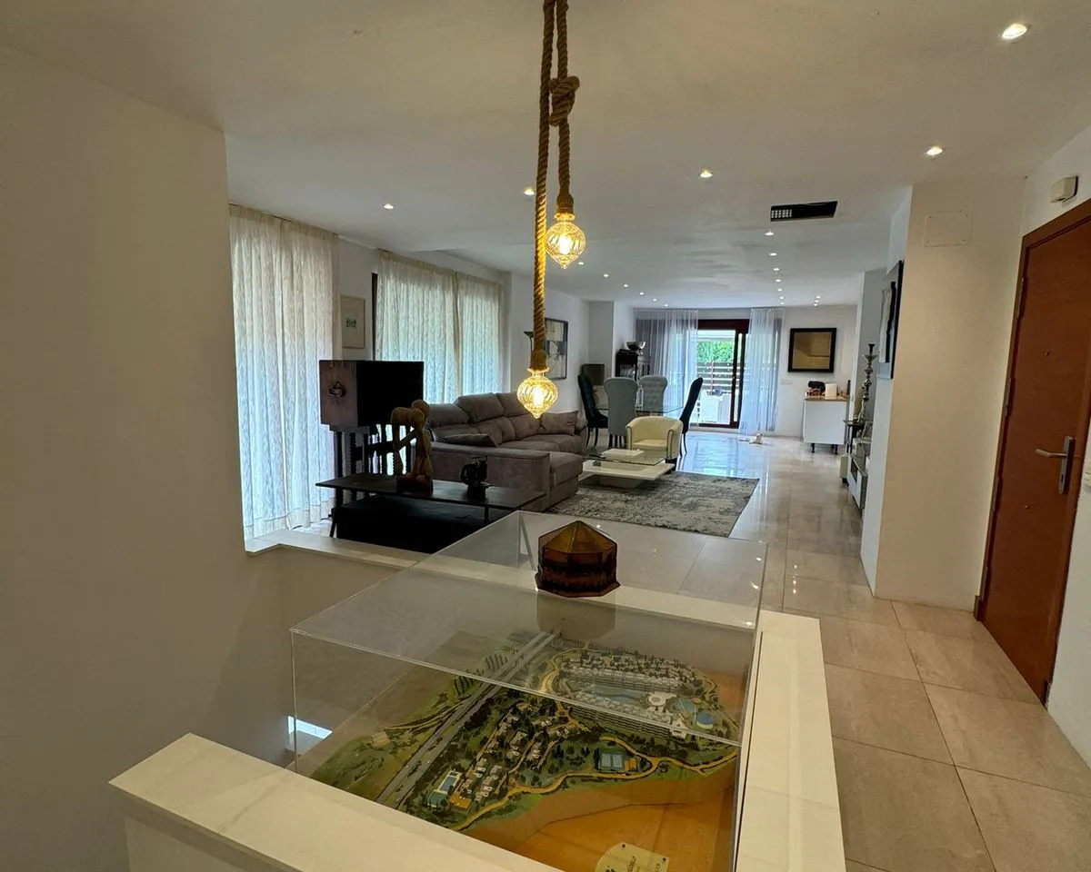 096019f1-f21c-4a98-bb68-ab8b7d0a2313