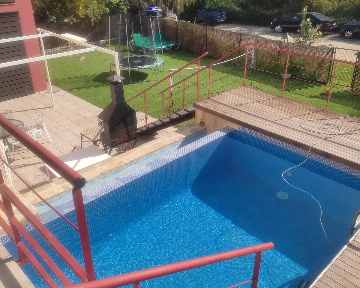 65a8821d-39ee-4f4e-ad33-81c4c82b343b