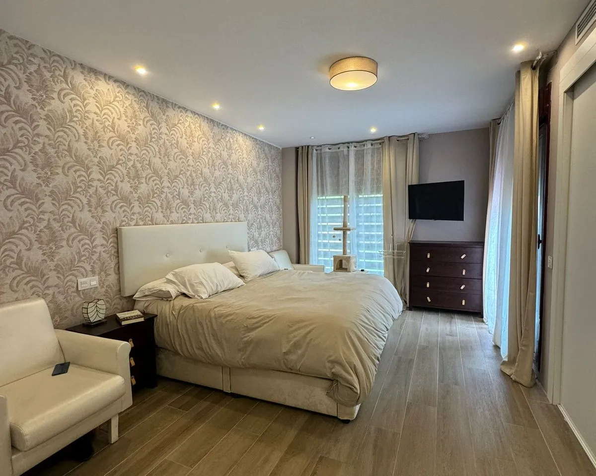 87602882-2eb4-4302-8620-20e5a1428ae0