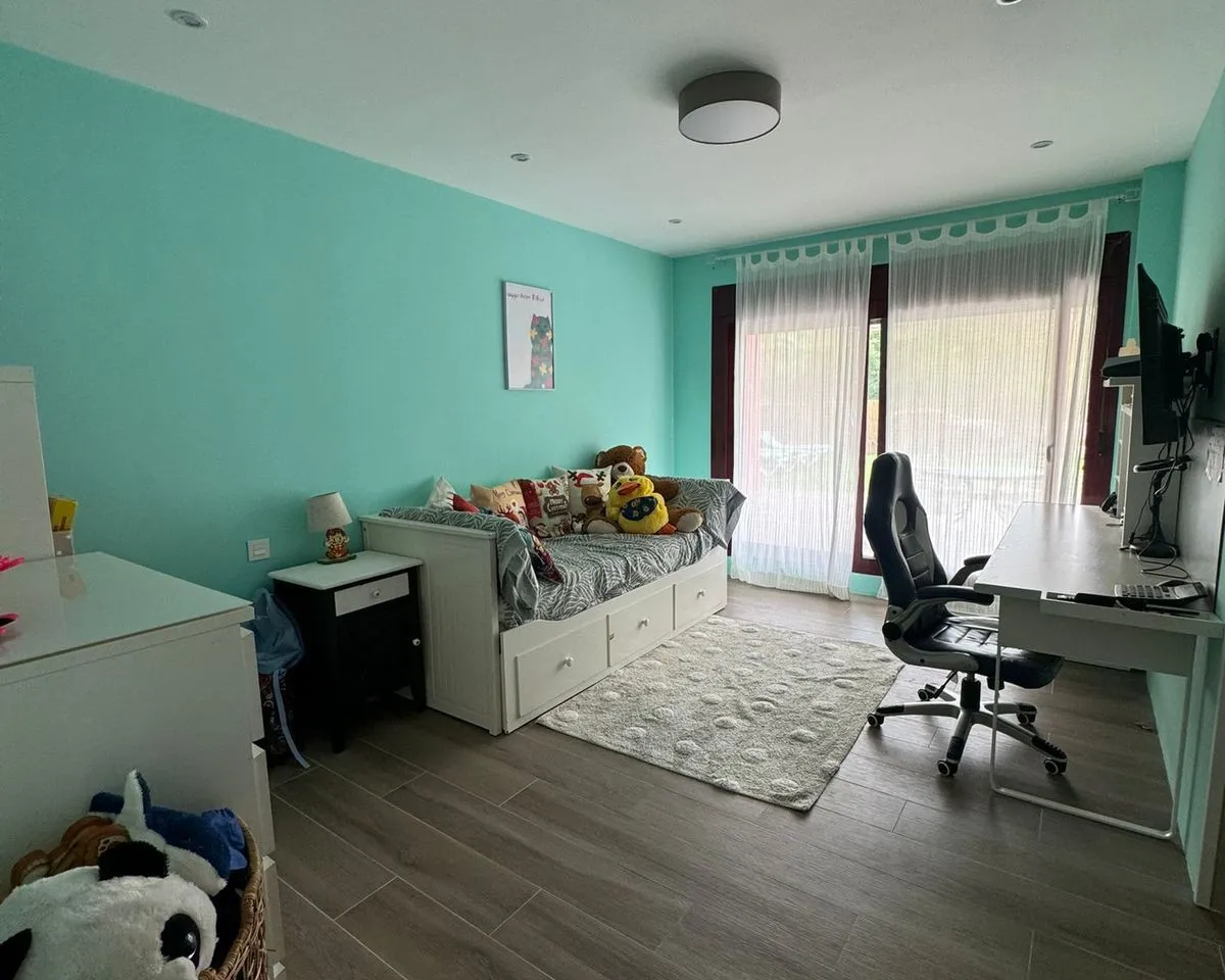 cc61f2aa-fde7-433b-a575-86666a5799f2