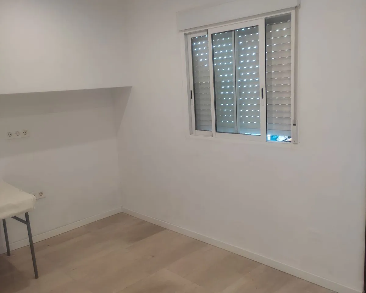 e0403a35-4ecc-4eb5-9854-0af346a9f743