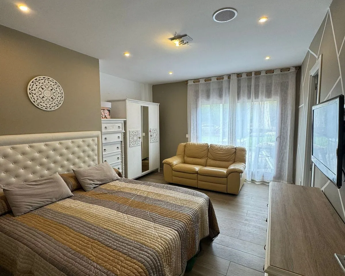 e9eb5324-8ad3-4800-a1e5-835ced278e09