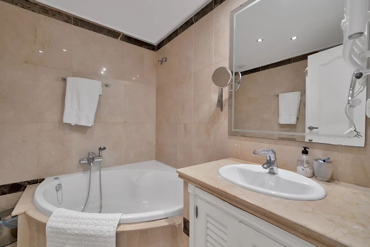 120d5b65-e539-46f5-9b94-77c142227e58