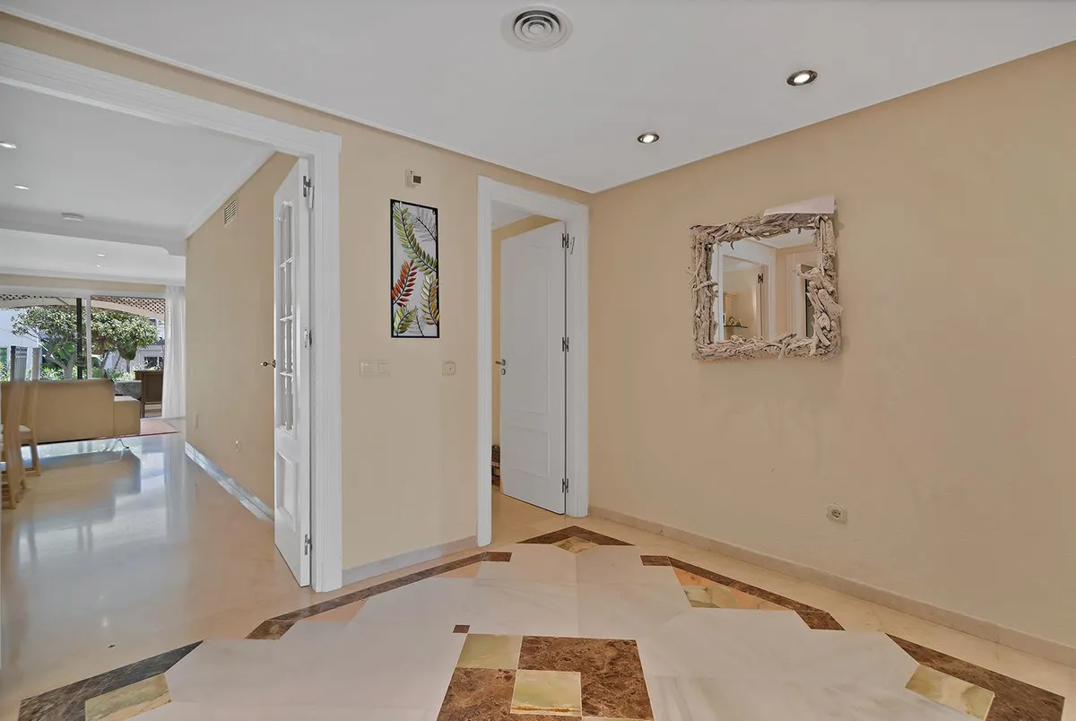 7a733989-fa5a-4b7b-a7c2-15c67705029c