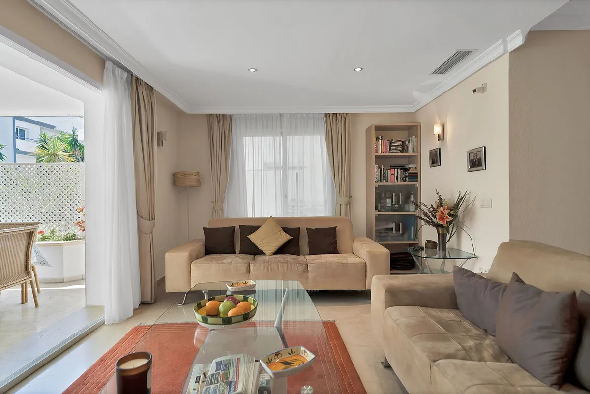 9c9817cd-9b30-405d-a661-e40ffe6fbddb