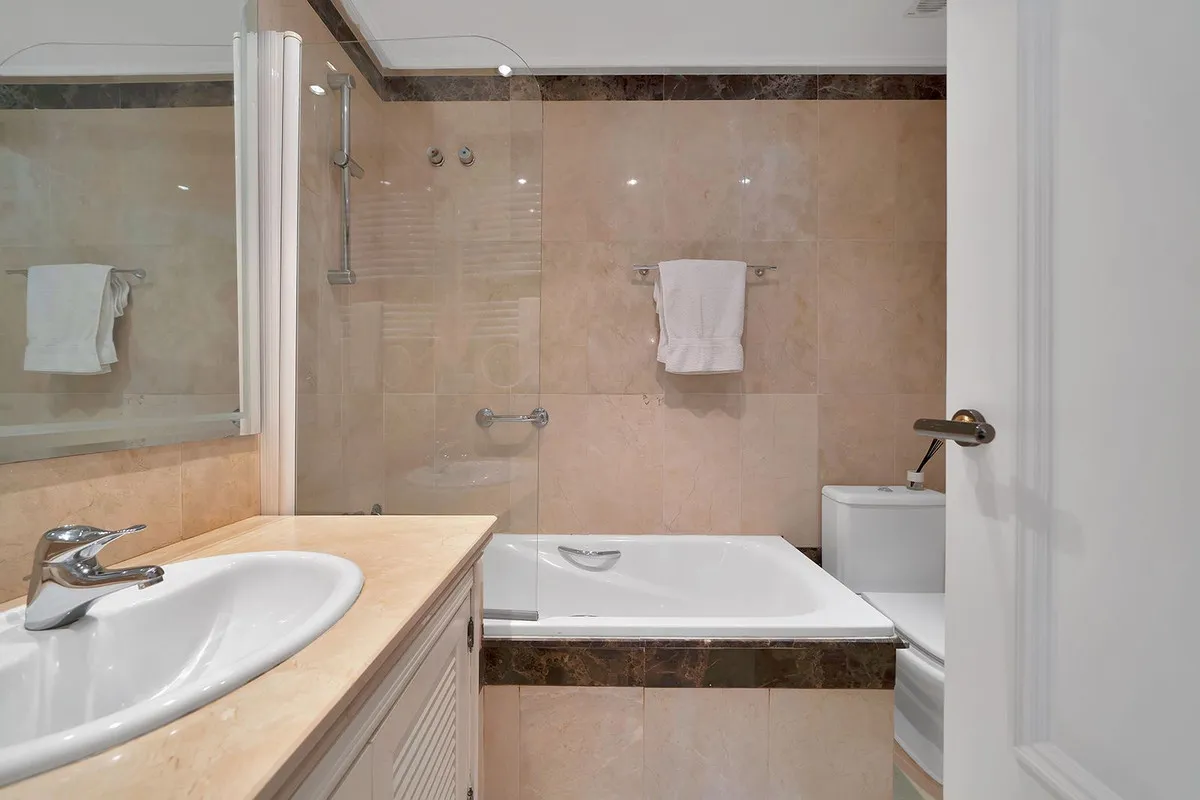 f0ddf6af-94f6-4a70-8210-99455a9e874e